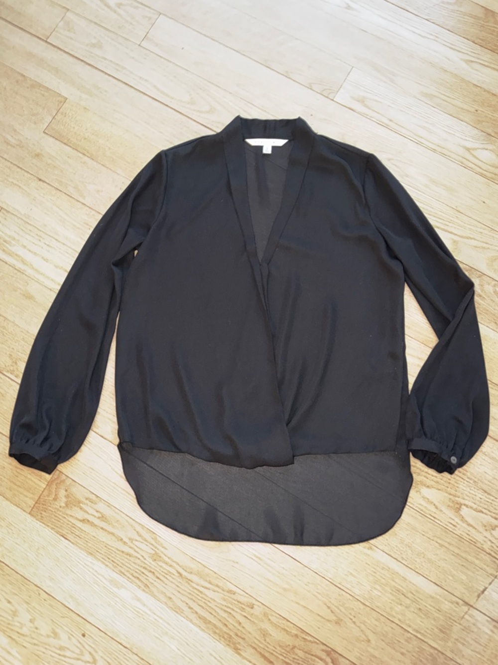Max Studio Black Long-Sleeve V-Neck Blouse Small